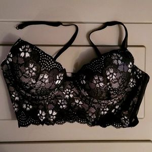 Black lacey convertable bra-36C NWOT